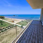Aria Hotel 4*